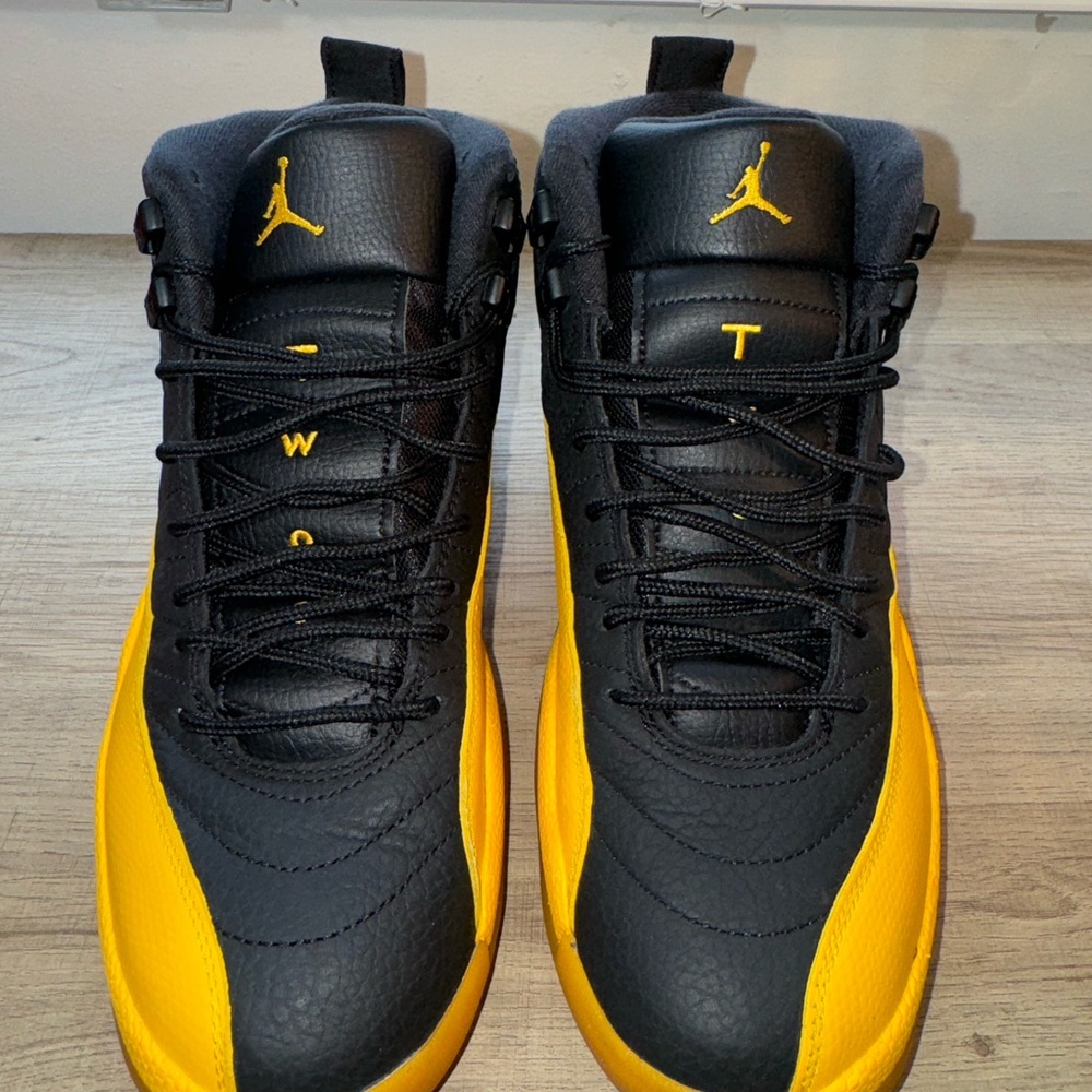 Retro 12 University Gold - Size:9